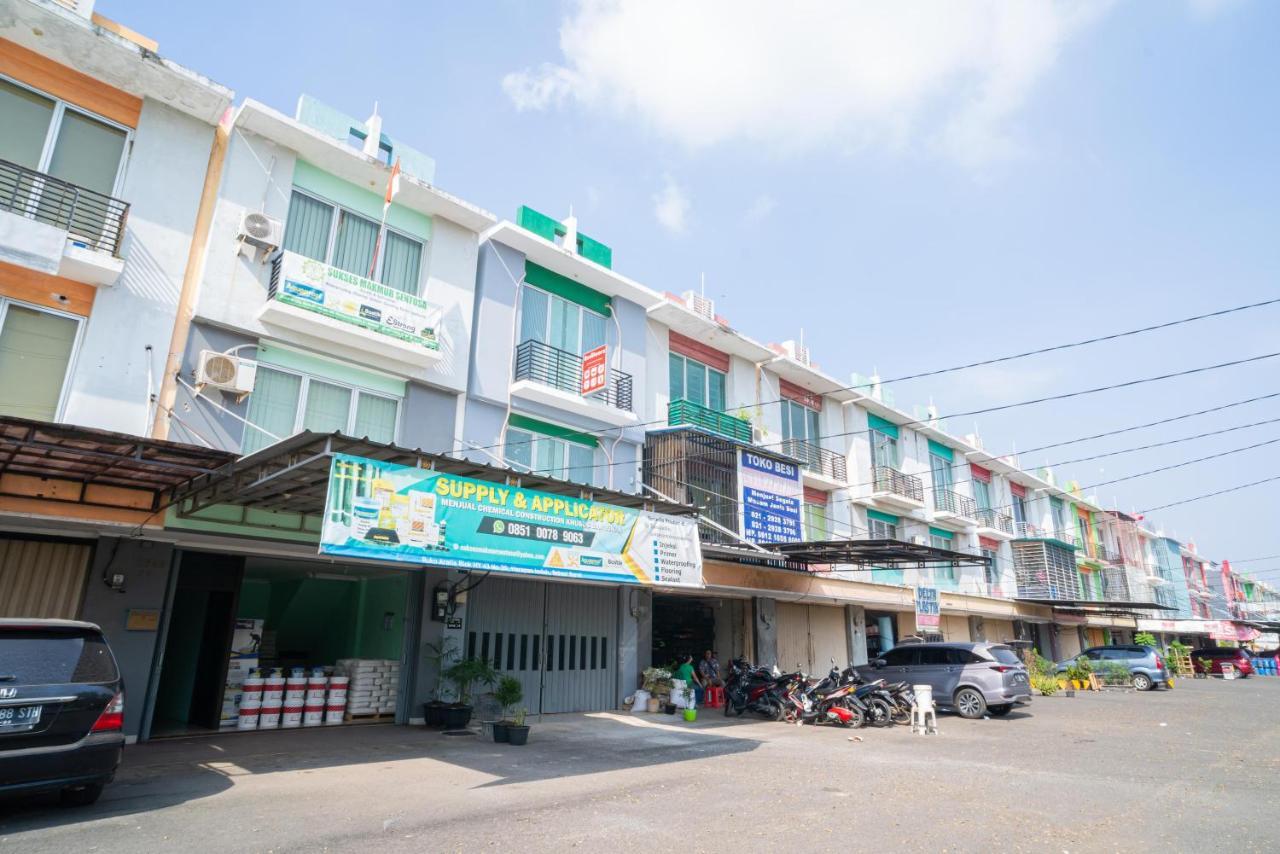 Hotel Reddoorz @ Aralia Harapan Indah Pulokendal Esterno foto