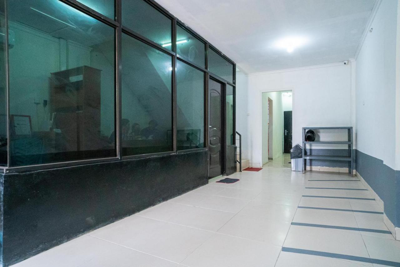 Hotel Reddoorz @ Aralia Harapan Indah Pulokendal Esterno foto
