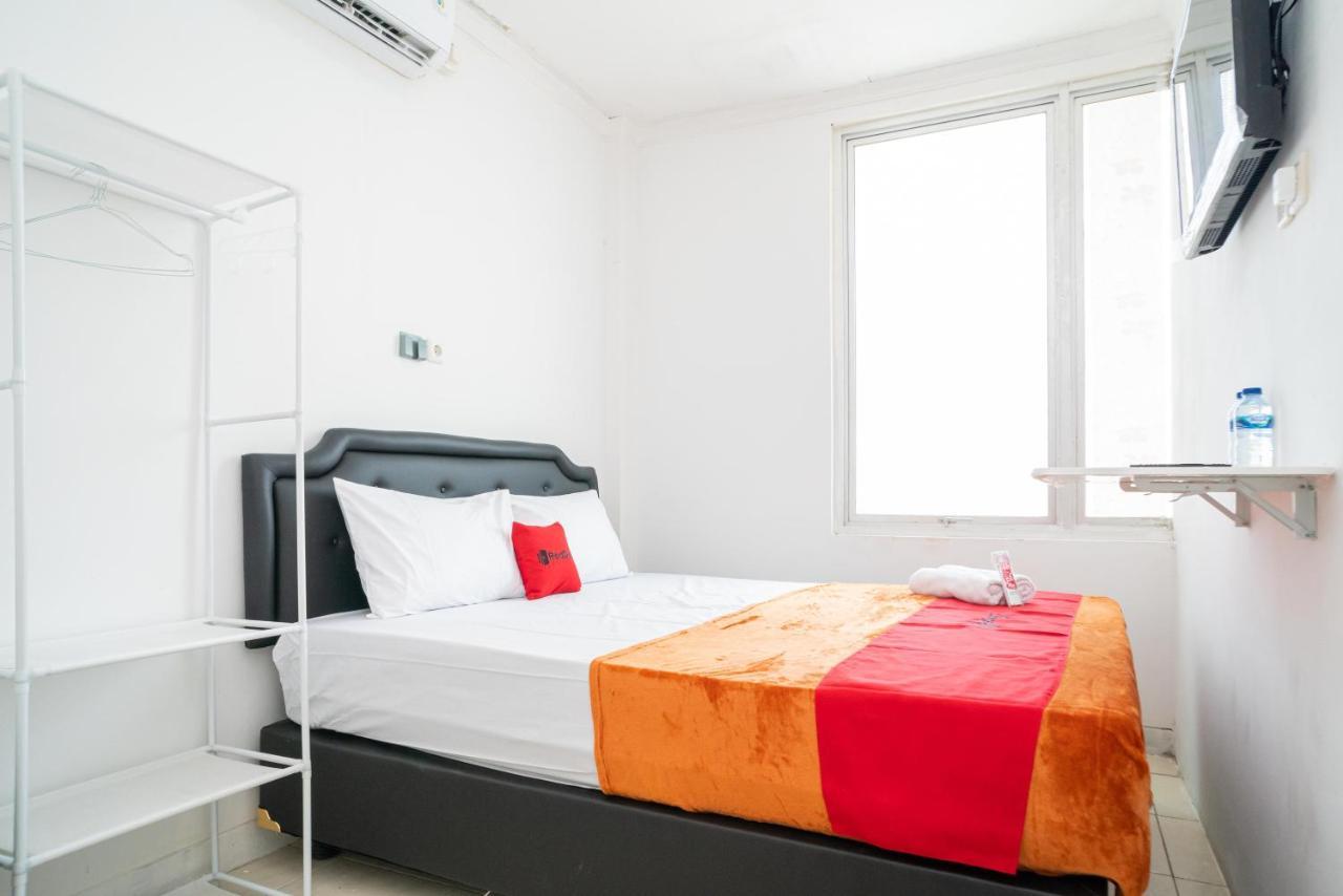 Hotel Reddoorz @ Aralia Harapan Indah Pulokendal Esterno foto