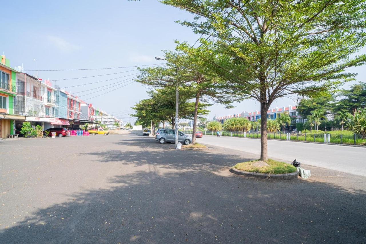 Hotel Reddoorz @ Aralia Harapan Indah Pulokendal Esterno foto