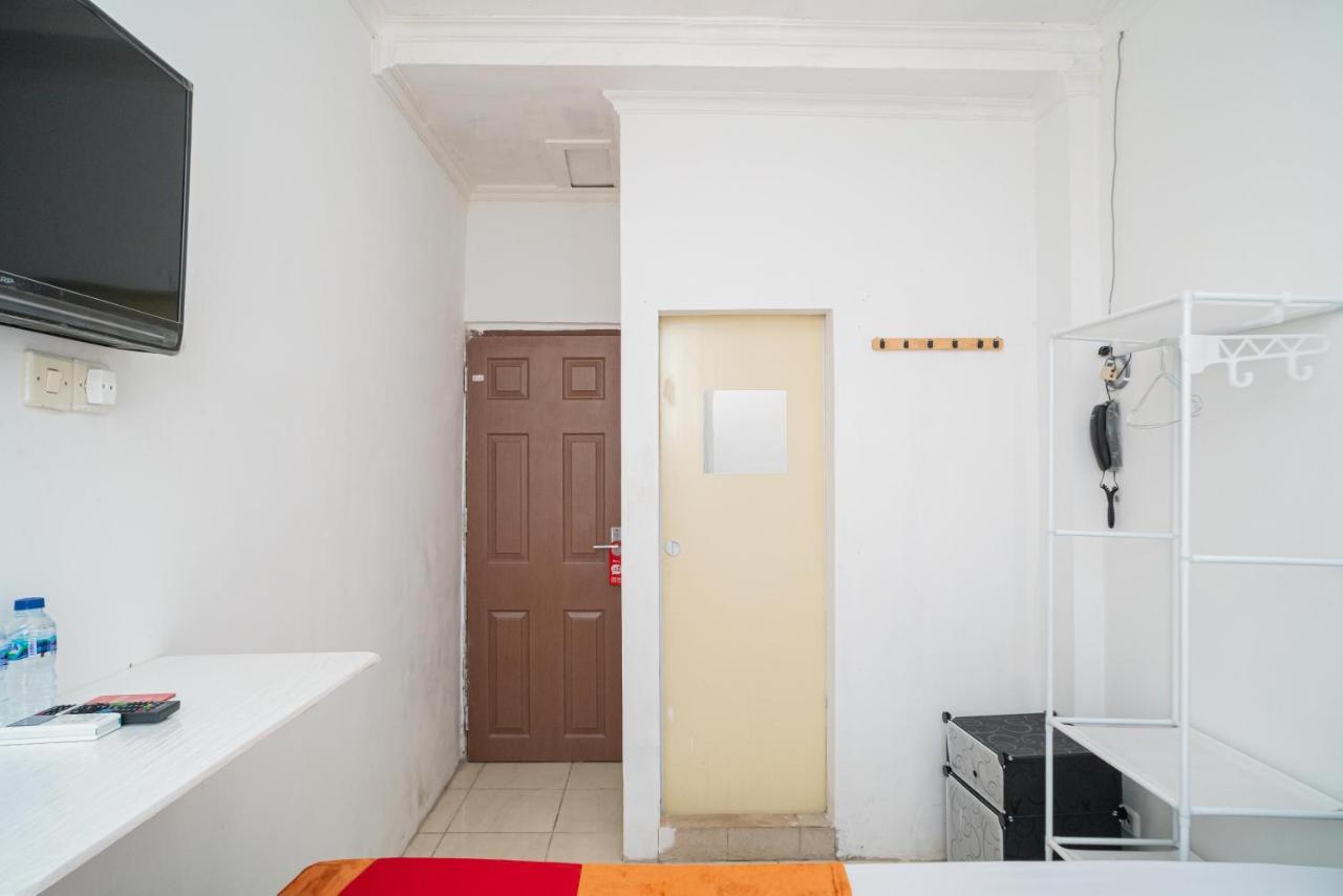Hotel Reddoorz @ Aralia Harapan Indah Pulokendal Esterno foto